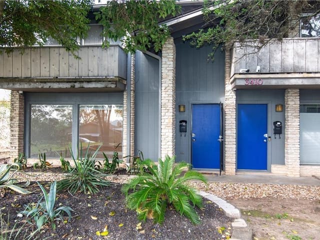 3410 S Oak Dr