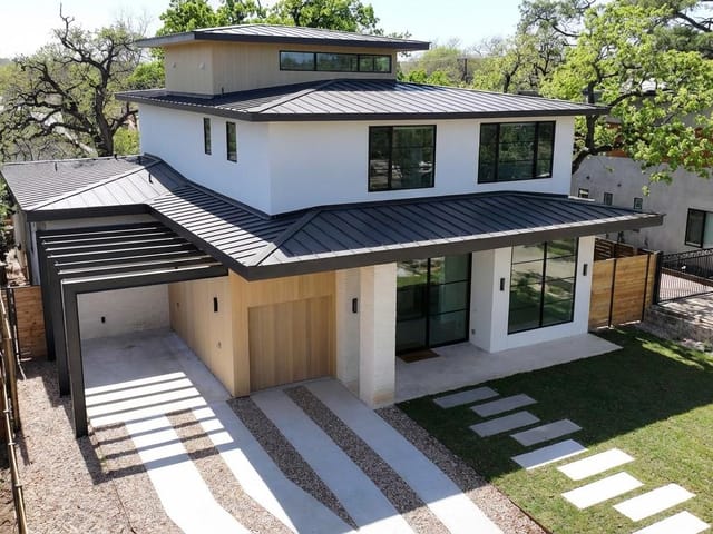 3411 Bridle Path