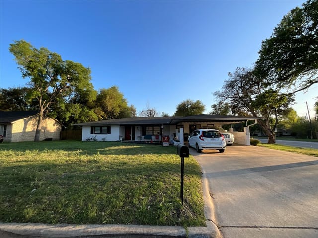 3413 Forest Trl