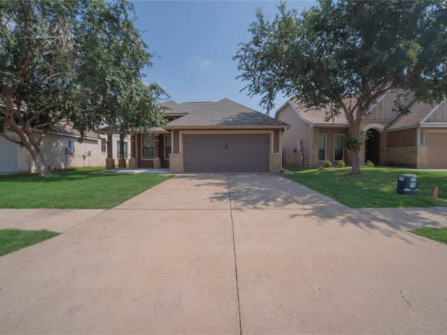 3416 Castleton DR