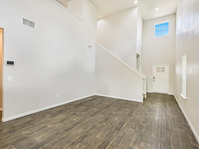 3417 Couch DR