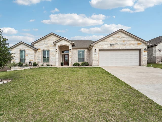 3417 Waggoner DR
