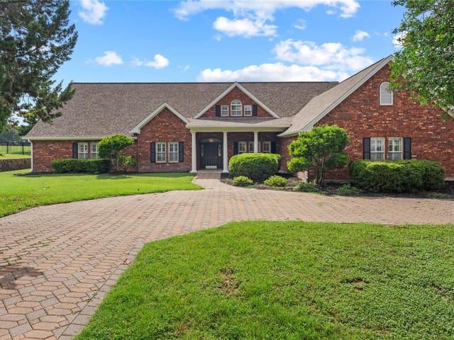3421 Chisholm TRL
