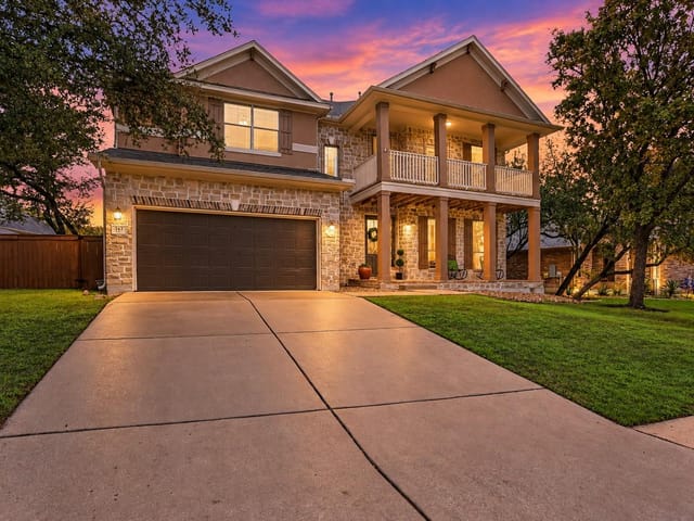 343 Drury LN
