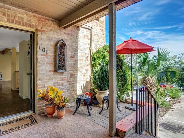3431 North Hills Dr Unit #101