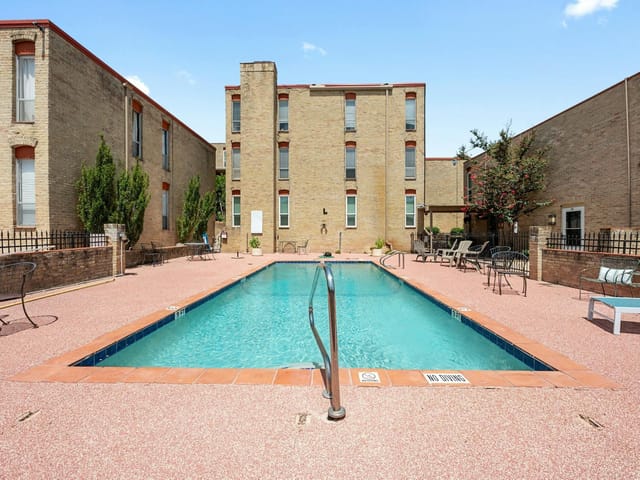 3431 North Hills DR Unit #321
