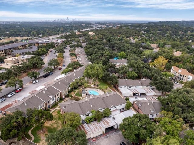 3463 North Hills Dr