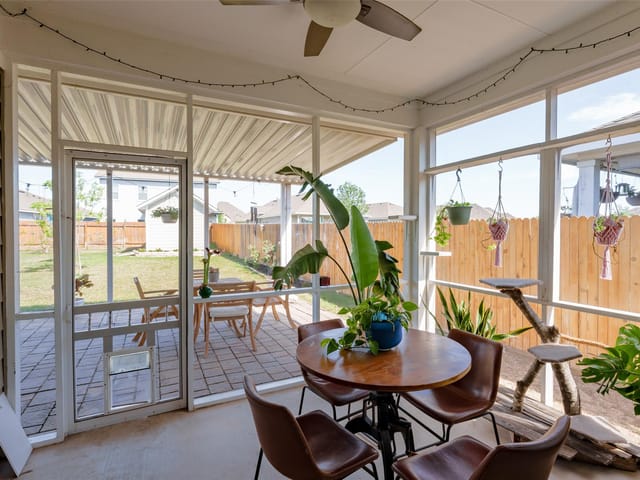 348 Lacey Oak LOOP