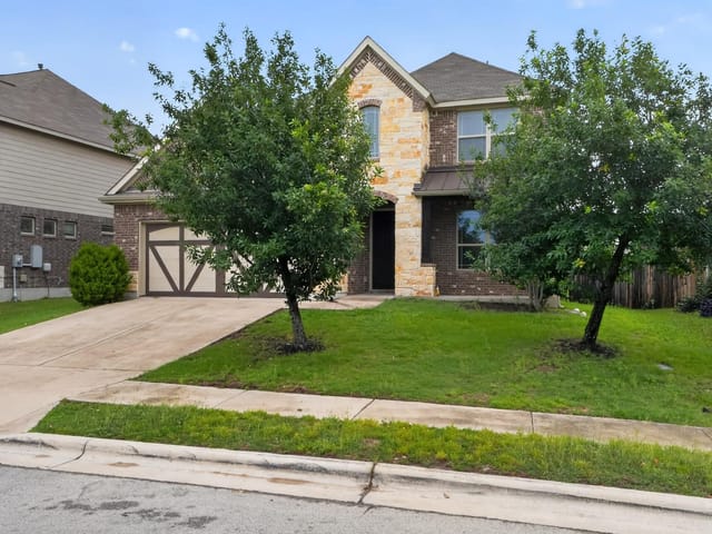 348 Vista Gardens DR