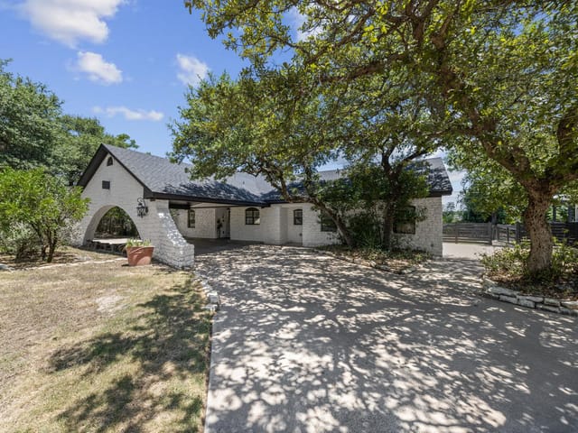 349 Arrowhead Point RD