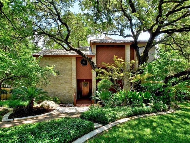 3500 Katsura Ln