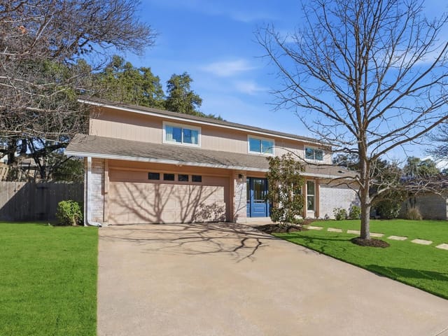 3500 Peregrine Falcon DR