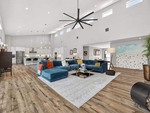 3501 Constitution DR