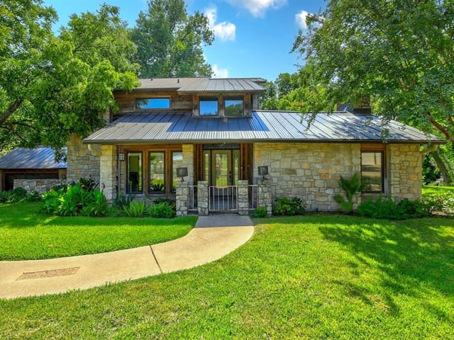 3501 Vara Dr