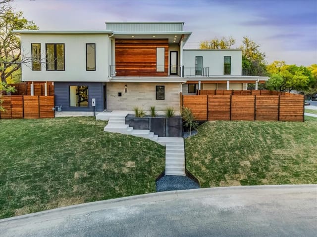 3502 Dolphin Dr