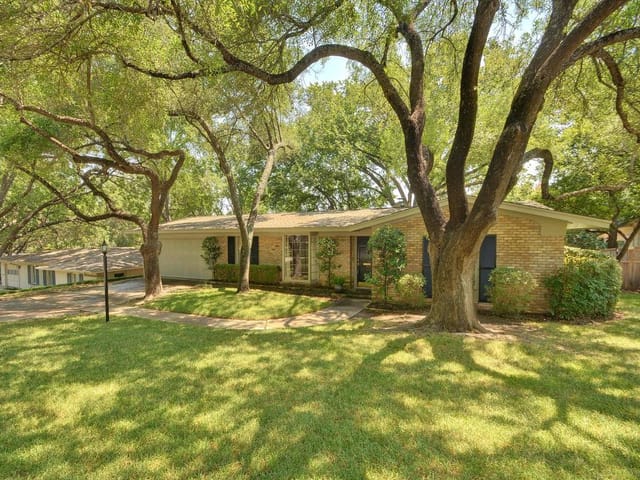 3502 Lakeland Dr