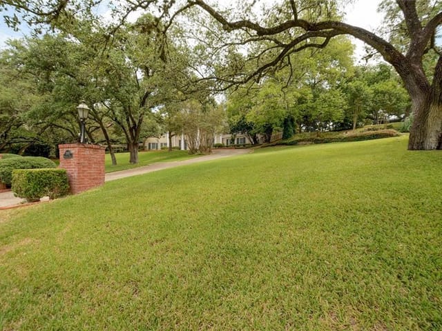 3503 Balcones Dr