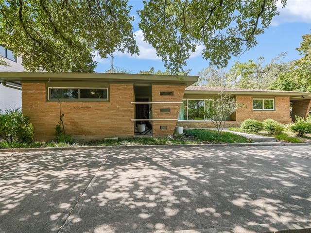 3503 Lakeland Dr