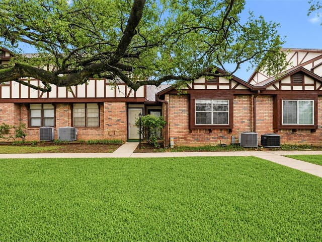 3505 Greystone Dr
