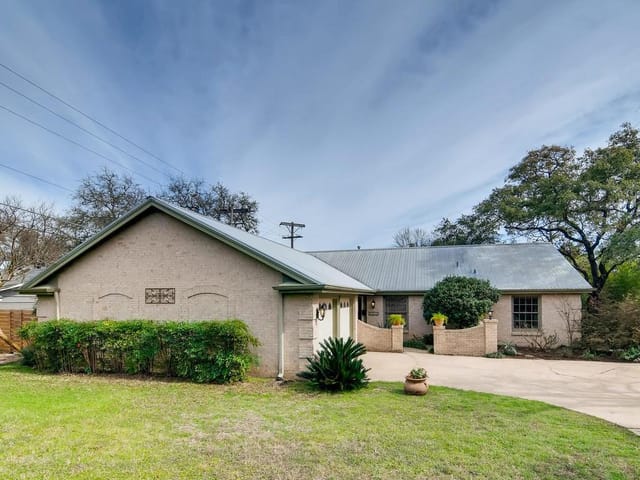 3505 Hillbrook Dr