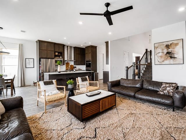 3506 Scenic Valley DR