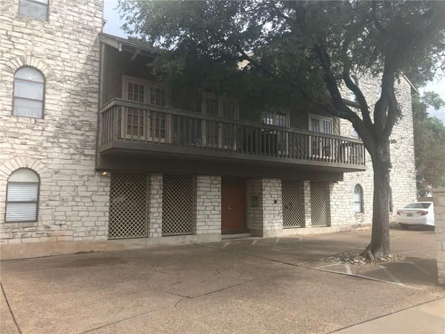 3506 Speedway Unit #206