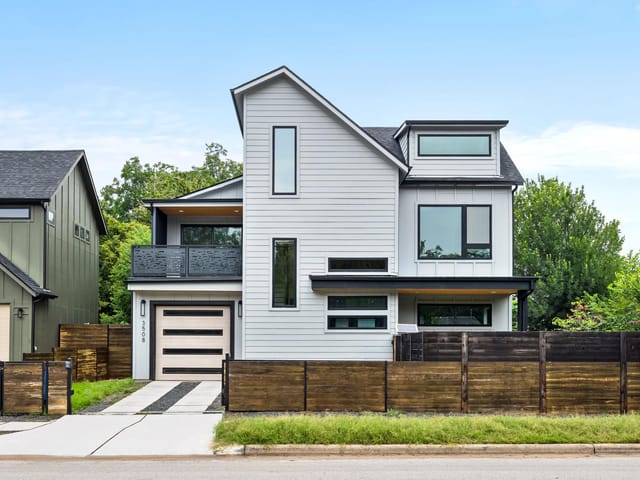 3508 Lyons RD
