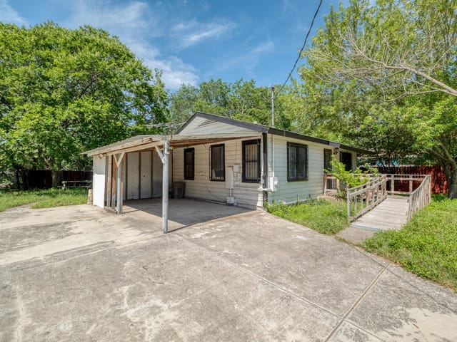 3509 Lyons RD