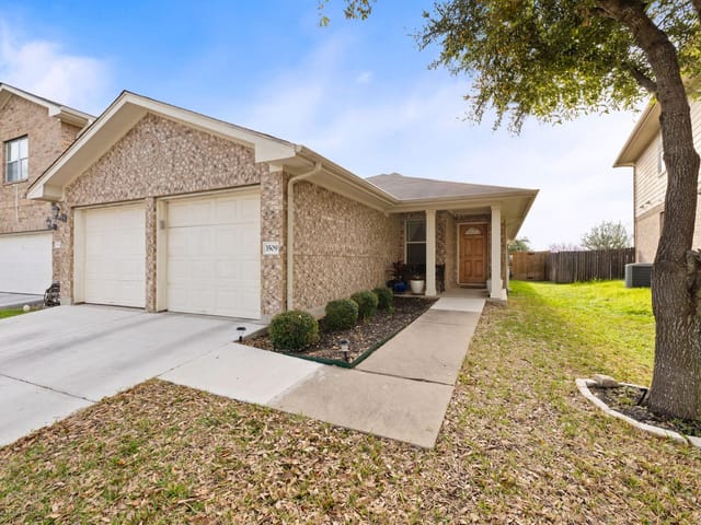 3509 Savage Springs Dr