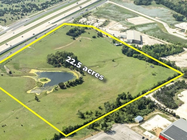 View 351 County Road 271 (Tollway 183-A) in Elijah D Harmon Surv Abs #6 351 County Road 271 (Tollway 183-A) - property photo 1 - Luxury home in Elijah D Harmon Surv Abs #6, Leander, TX