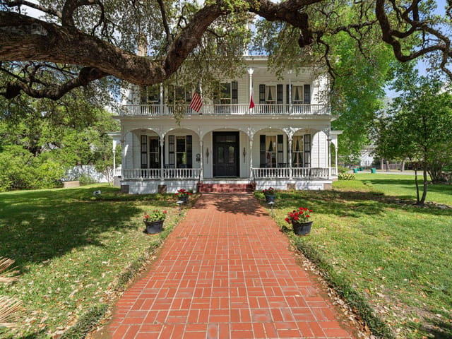 351 E Colorado ST