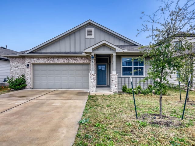 351 Town Lake Bnd