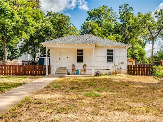 3512 Gonzales ST