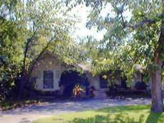 3515 LAKELAND DR