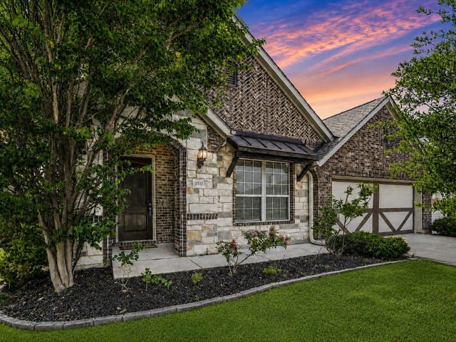 3517 Grail Hollows RD