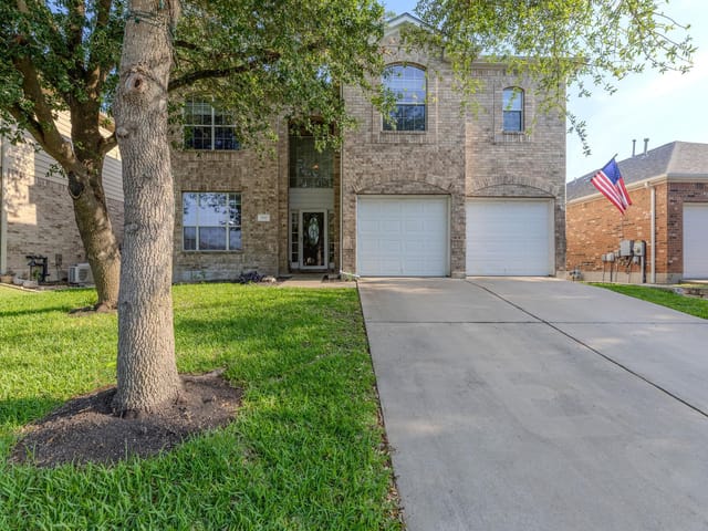 3517 Shiraz Loop