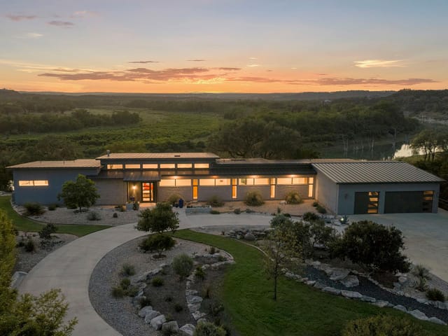 352 Arthur CT