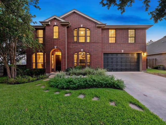 3520 Savoy CT