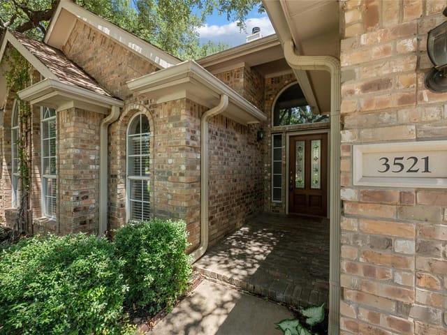 3521 SAVOY Ct