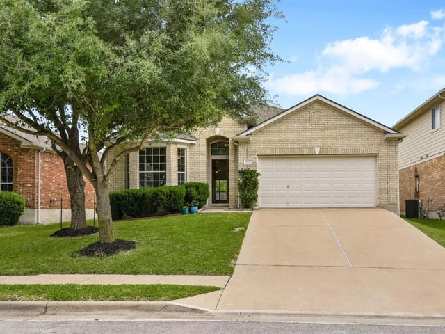 3521 Shiraz Loop