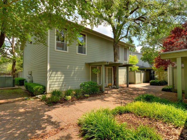 3523 Greystone Dr