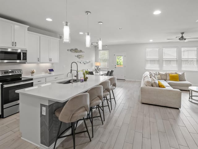353 Capstone RD