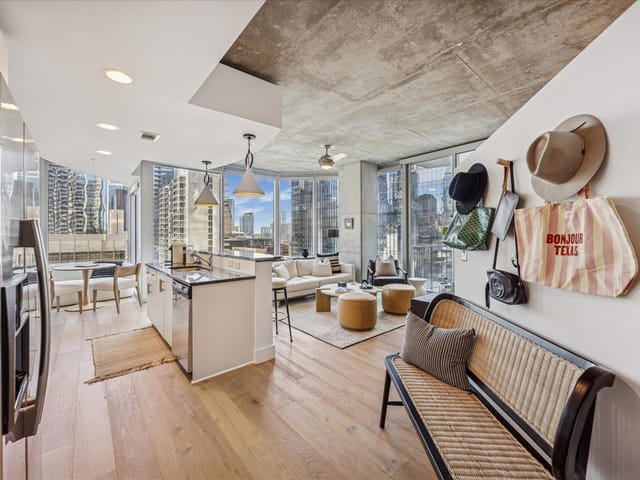 360 Nueces St Unit #1001
