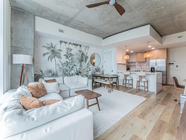 360 Nueces ST Unit #1018