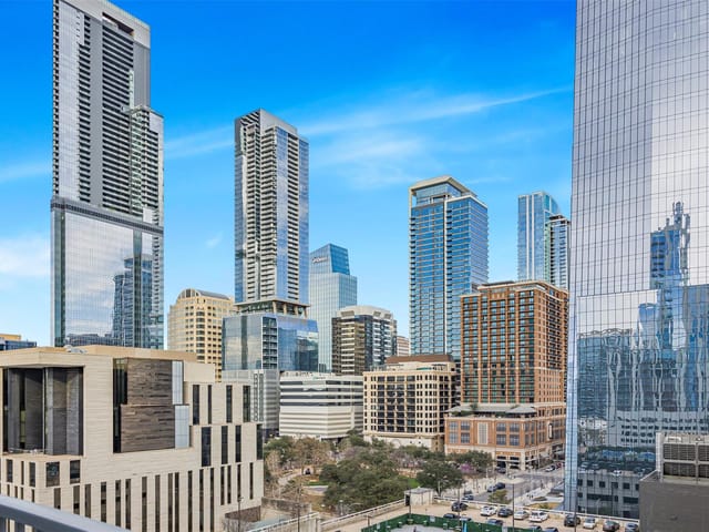 360 Nueces ST Unit #1105