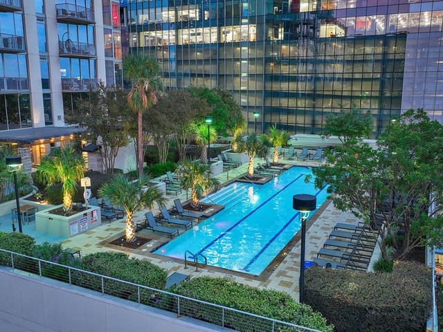 360 Nueces St Unit #1303
