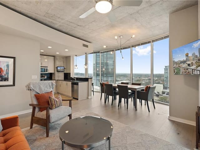 360 Nueces St Unit #1811