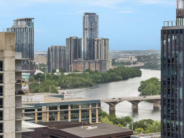 360 Nueces St Unit #2005