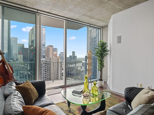 360 Nueces ST Unit #2105