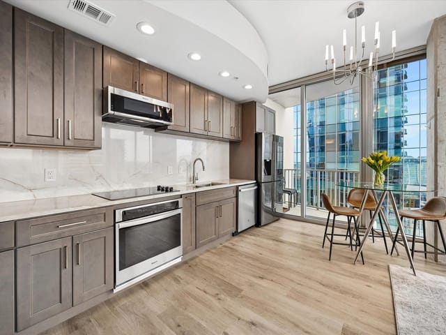 360 Nueces St Unit #2302